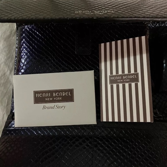 Henri Bendel Uptown Out And About Crossbody Purse Organizer Wallet bag luxe - Picture 8 of 9